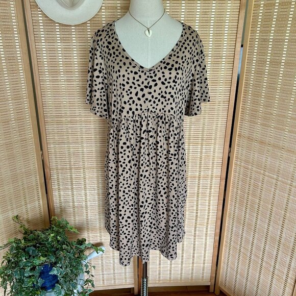 Haptics By Holly Harper Beige & Black Polka Dot V-Neck Flowy Short Sleeve Dress - Picture 1 of 7
